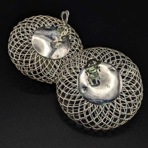 RETRO-VINTAGE Wire Formed Silver Toned Clip On Earrings with Hot Pink Rhinestone - Picture 4 of 6